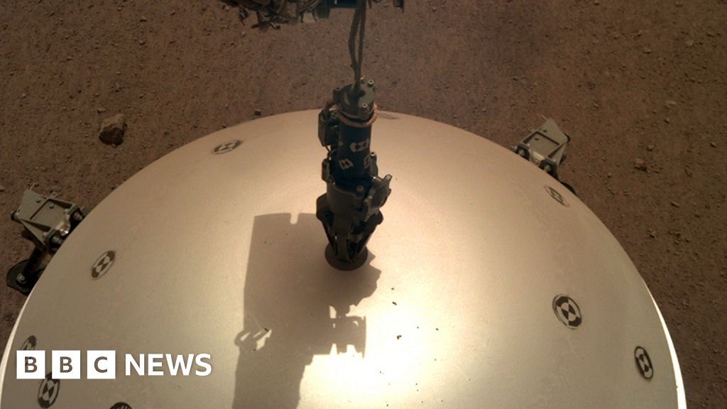 Nasa's InSight probe senses hundreds of 'Marsquakes'