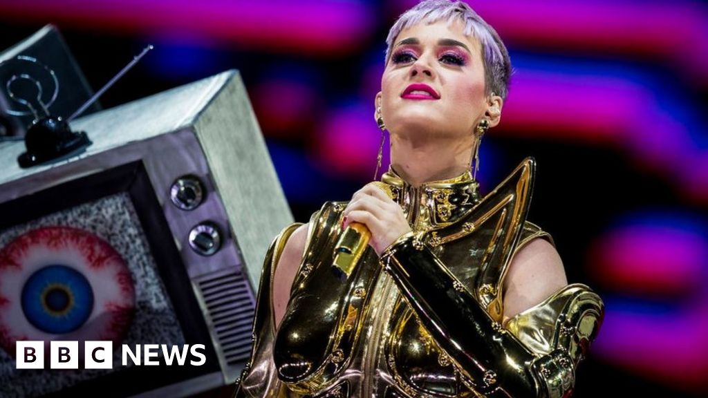 Musicians 'have to be proactive' on climate change - BBC News