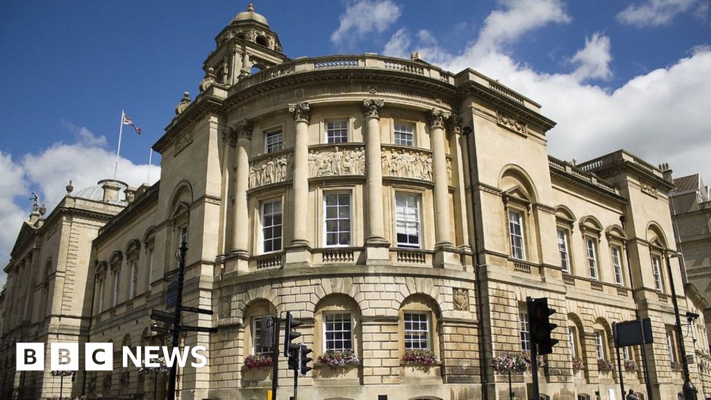 New parking zones in Bath to tackle anti-social driving - BBC News