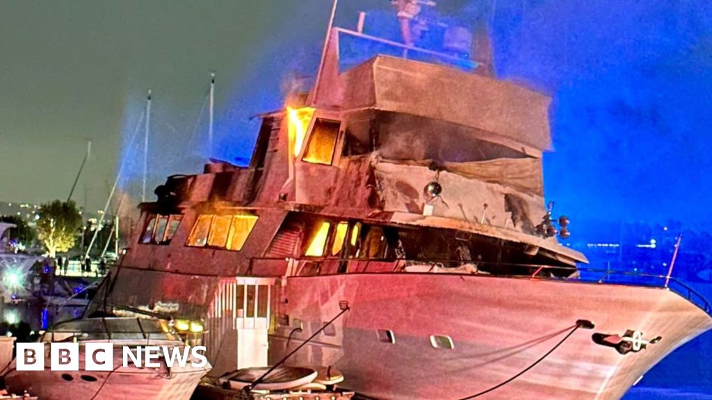 Luxury yacht sinks after catching fire in California