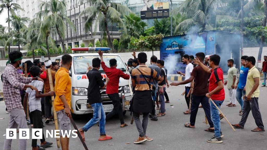 Anti-government protests flip fatal in Bangladesh