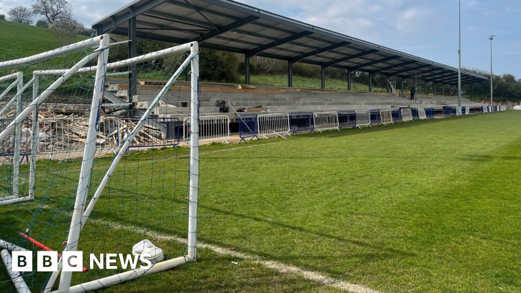 Colwyn Bay FC uses more Welsh to improve image