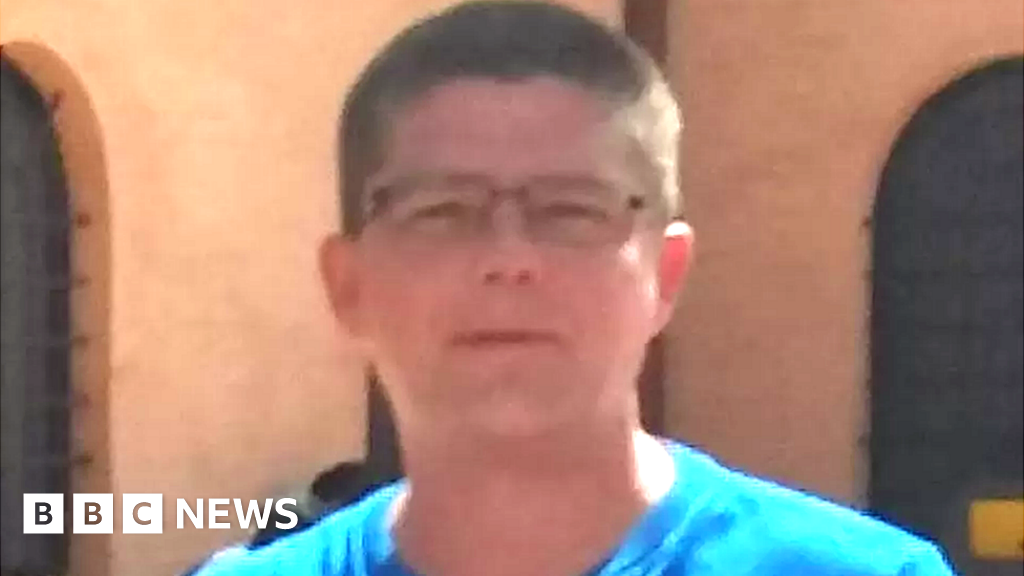 Teenagers arrested over Rutherglen street disturbance death