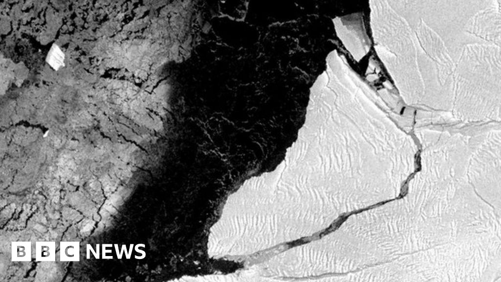 Radar images capture new Antarctic mega-iceberg