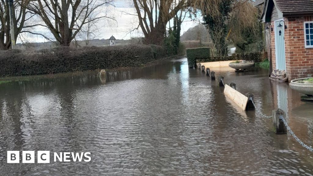 Hampshire Avon flooding described as worst ever 