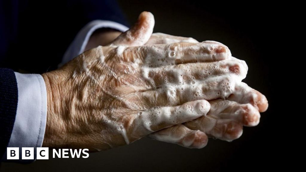 Nearly half of hospital loo users do not wash hands