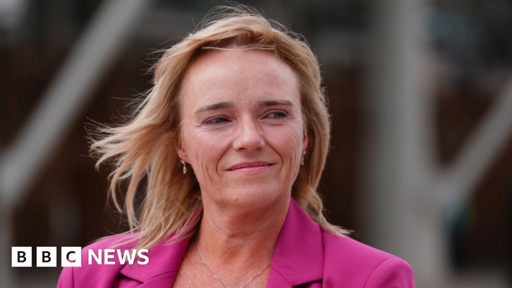 Trans tribunal nurse to sue union over lack of support