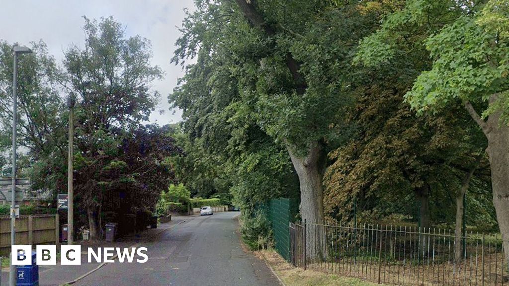 Teenagers Seriously Injured in Separate E-Bike Crashes in Dundee, Leyland