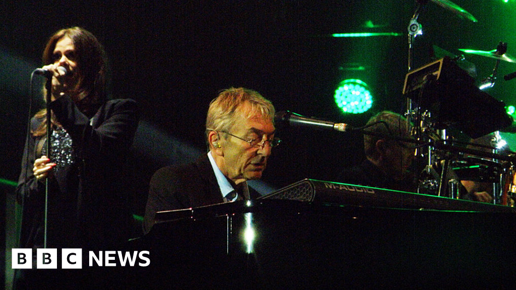 ELO keyboardist Richard Tandy dies at age of 76