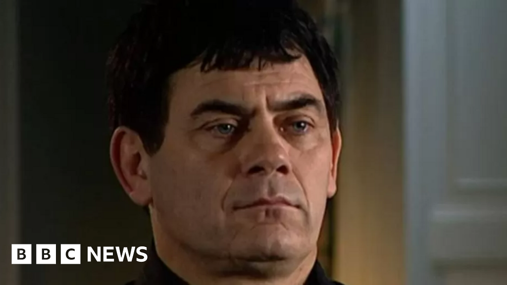 Phone records cast doubt on credibility of exSinn Féin councillor's