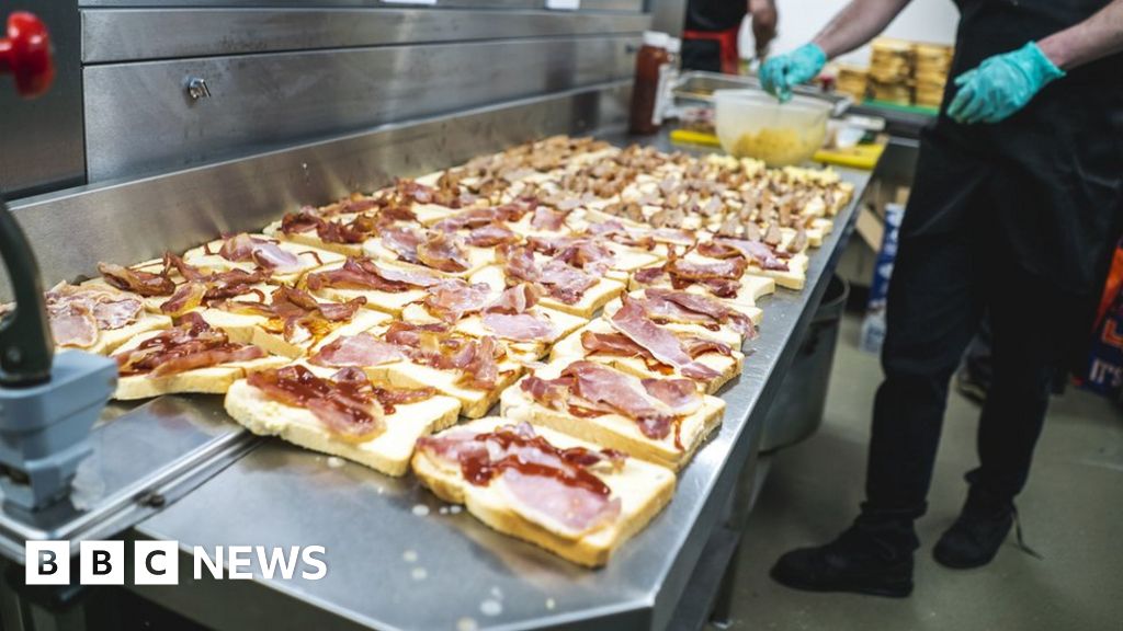 Coronavirus Bristol homeless food service begins BBC News