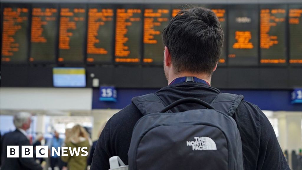 Train Strikes Passengers Told To Avoid Travel On Saturday 