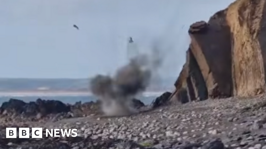 Live World War Two grenade found in Westward Ho! rockpool