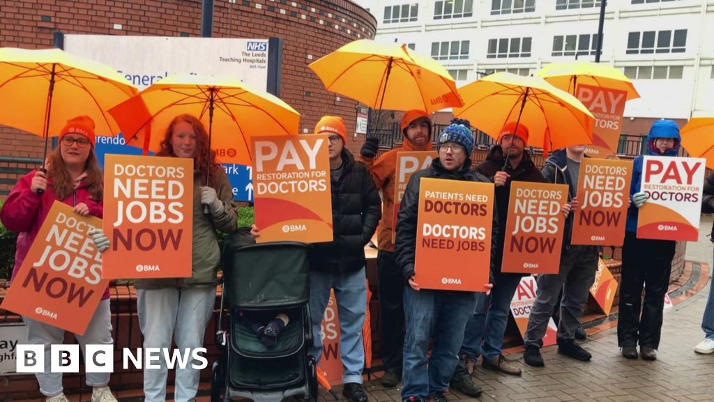 Médicos en huelga exigen salarios justos para garantizar atención de calidad