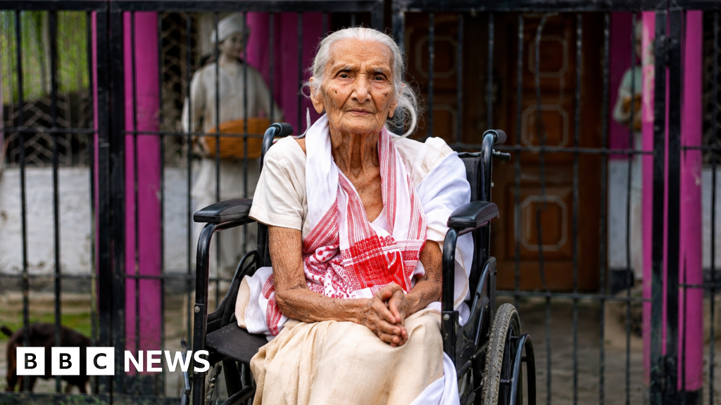 old escaped deadly Indian floods on a banana log raft