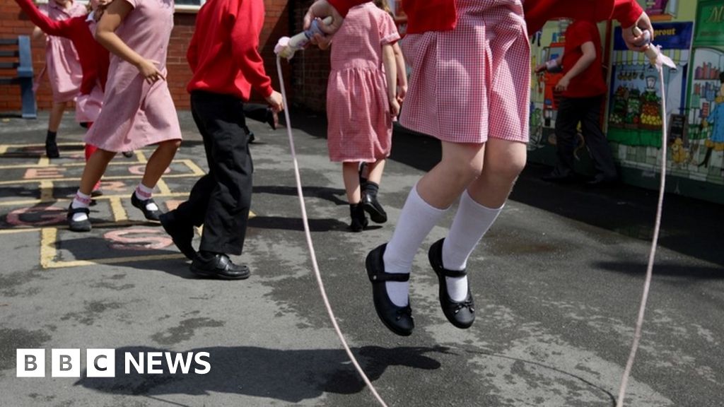 Coronavirus in Wales: Schools may close, warns Vaughan Gething thumbnail