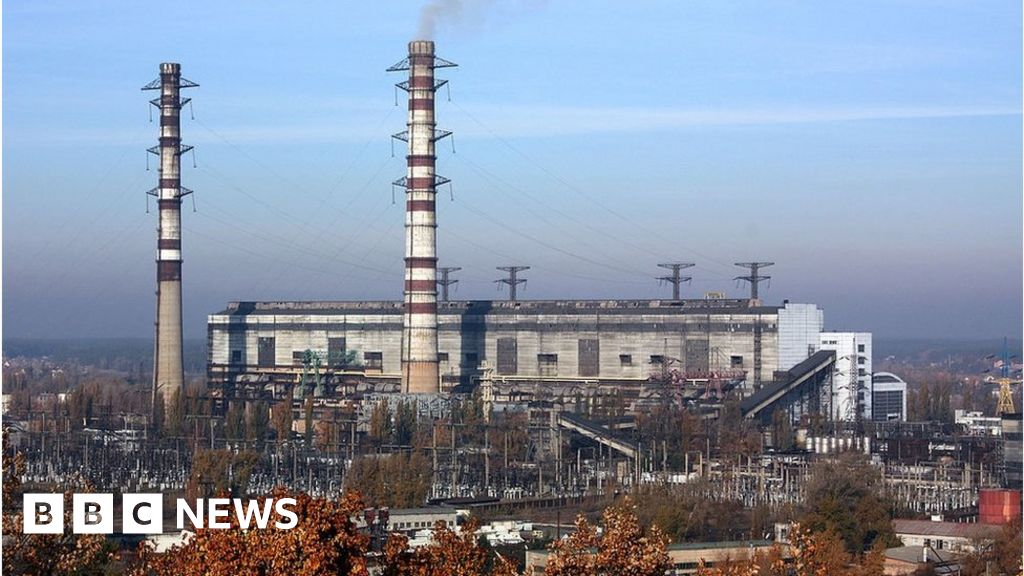 Russian strikes destroy key Ukrainian power plant