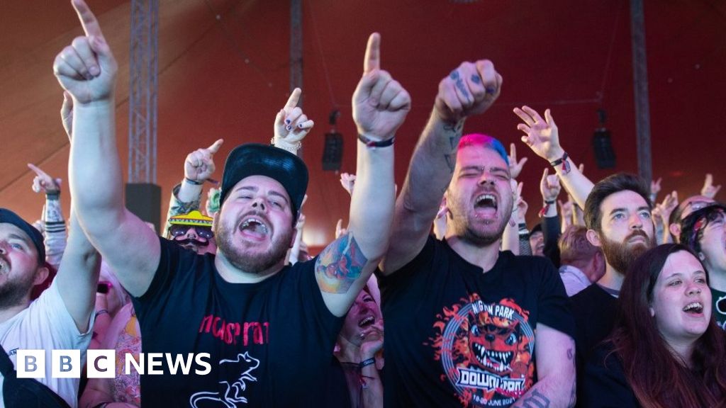 Live music revenue fell again in 2021, despite gigs returning