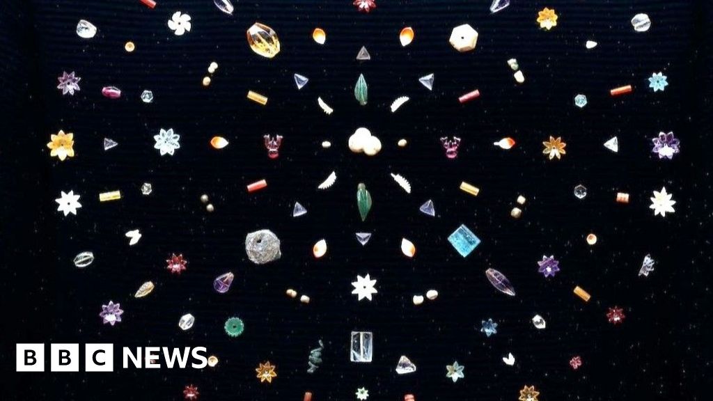 Buddha’s sacred jewels head to auction