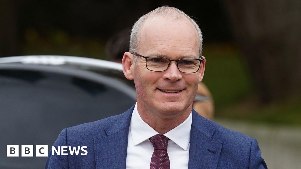 Simon Coveney recalls his struggle over childhood stammer - BBC News