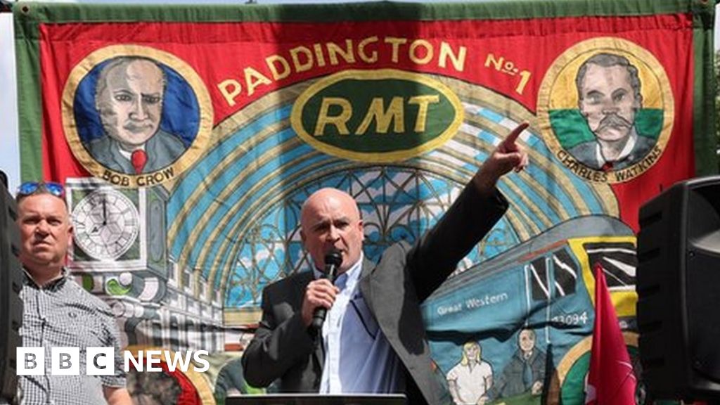 RMT members suspend strike action at Network Rail
