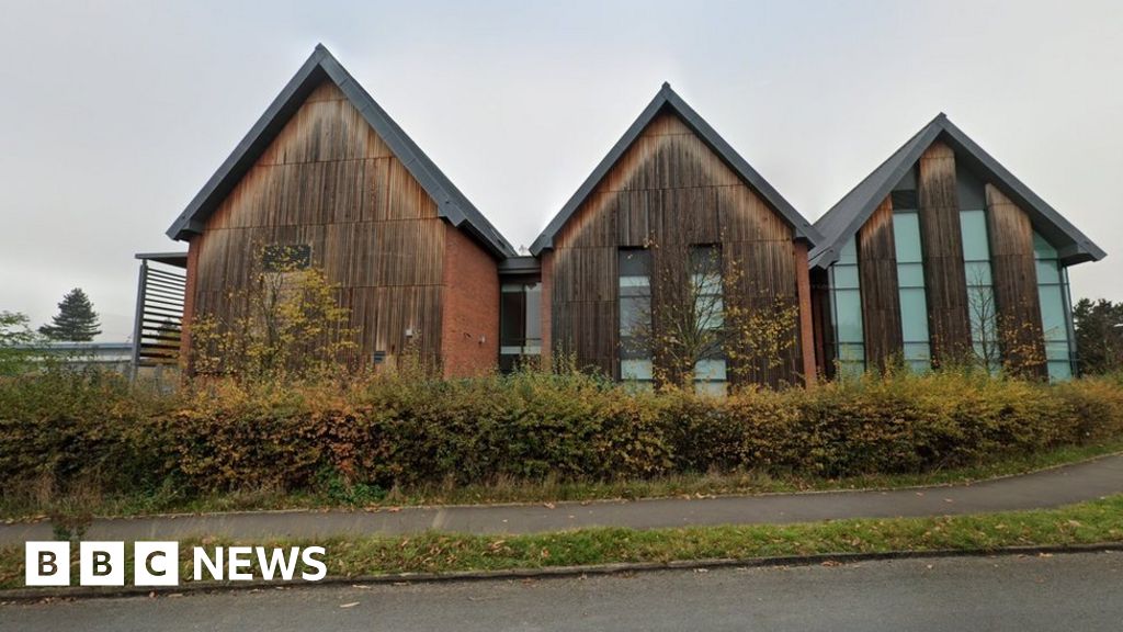 Kidderminster hotel to stop housing asylum seekers BBC News