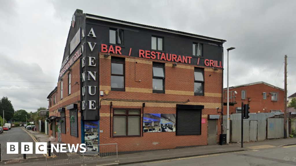 Shooting at Smethwick restaurant leaves three injured