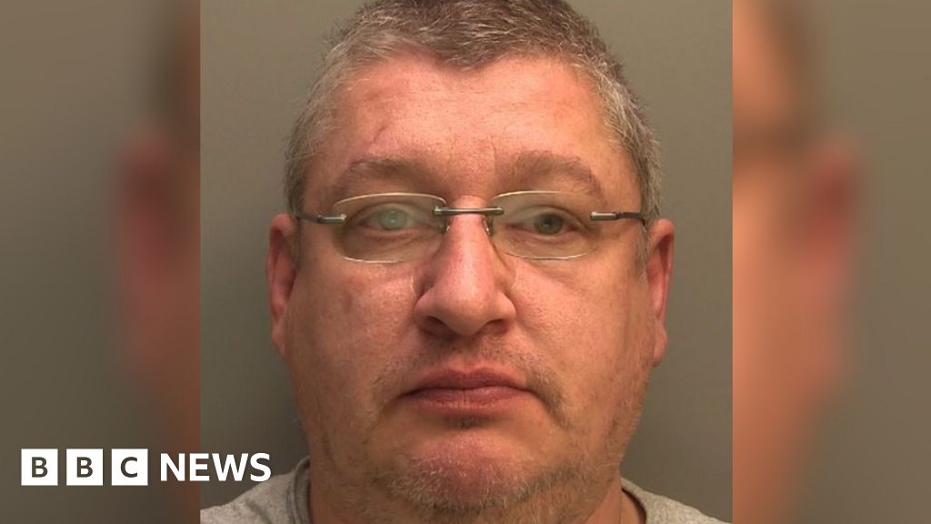 Grantham man jailed over knife and hammer attack on ex-wife - BBC News