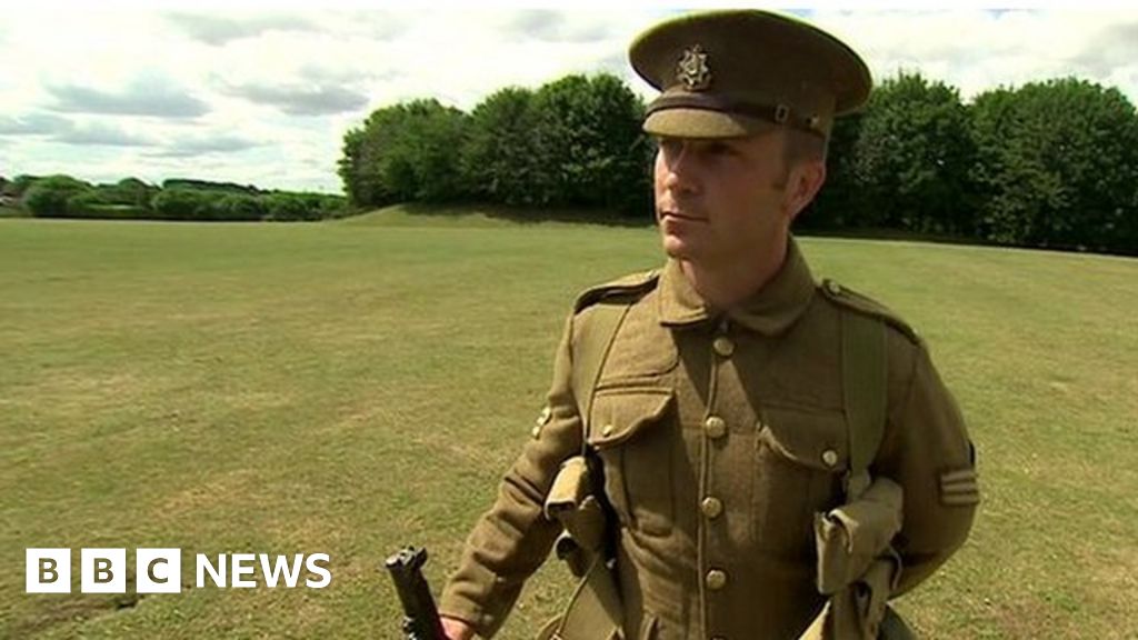World War One: Guided tour of British soldier's kit