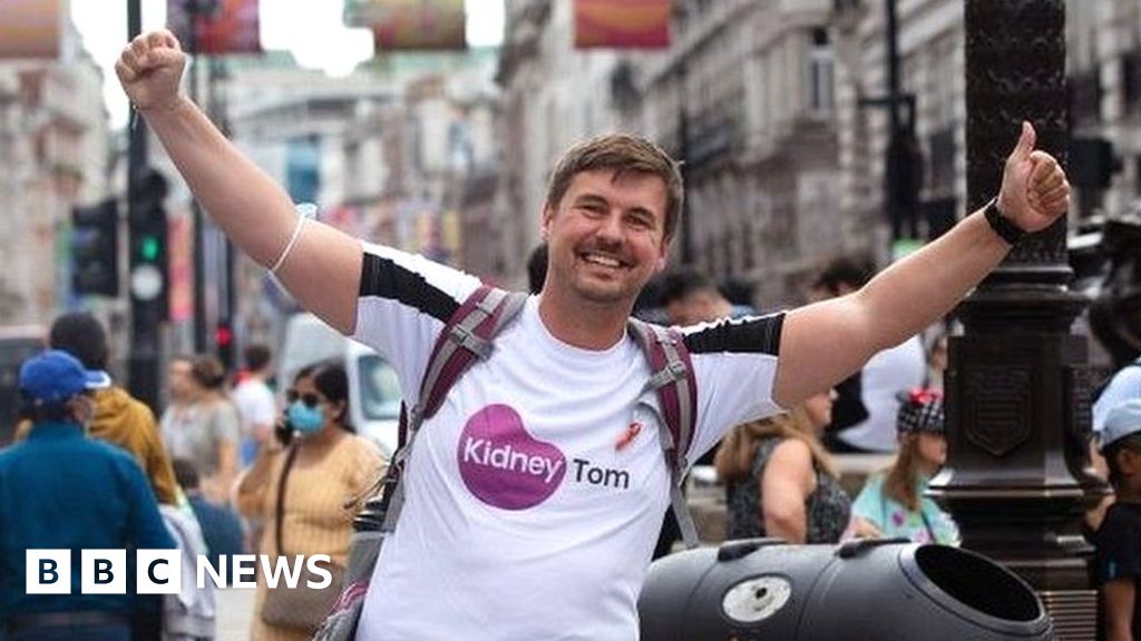 Man born with four kidneys in 1,000 mile charity challenge BBC News