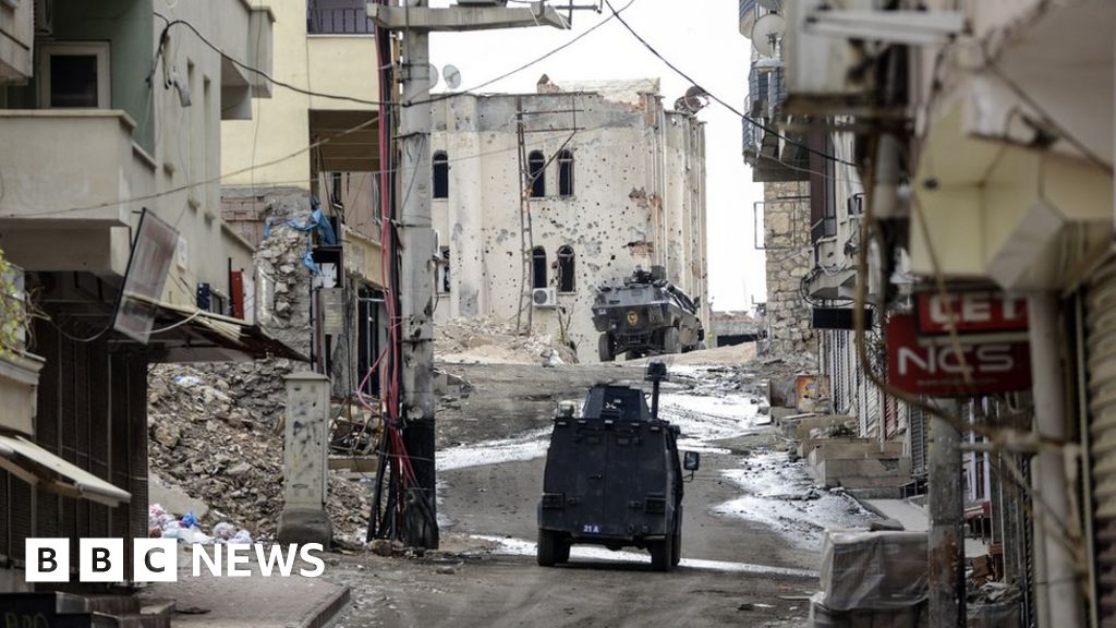 turkish town of silvan enters ninth day of curfew bbc news