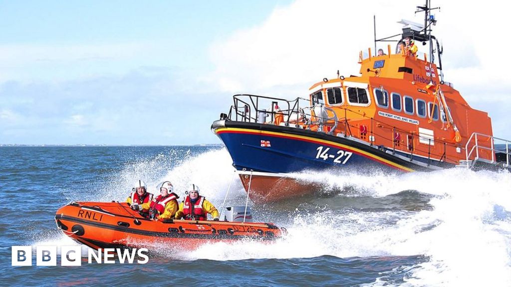 Tralee: Swimmer rescued after nearly 12 hours at sea