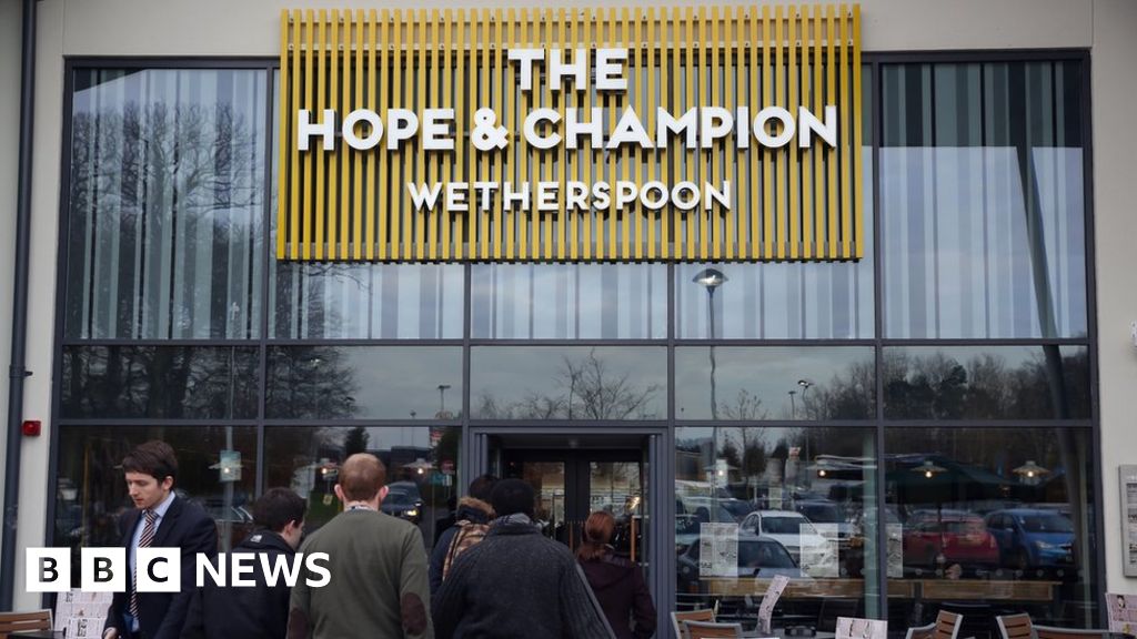 Wetherspoon to sell Beaconsfield M40 services pub BBC News