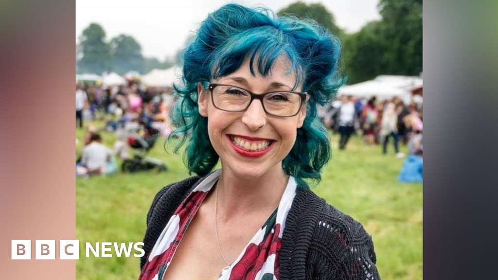 Anorexia: 'My friend died due to lack of specialist treatment' - BBC News