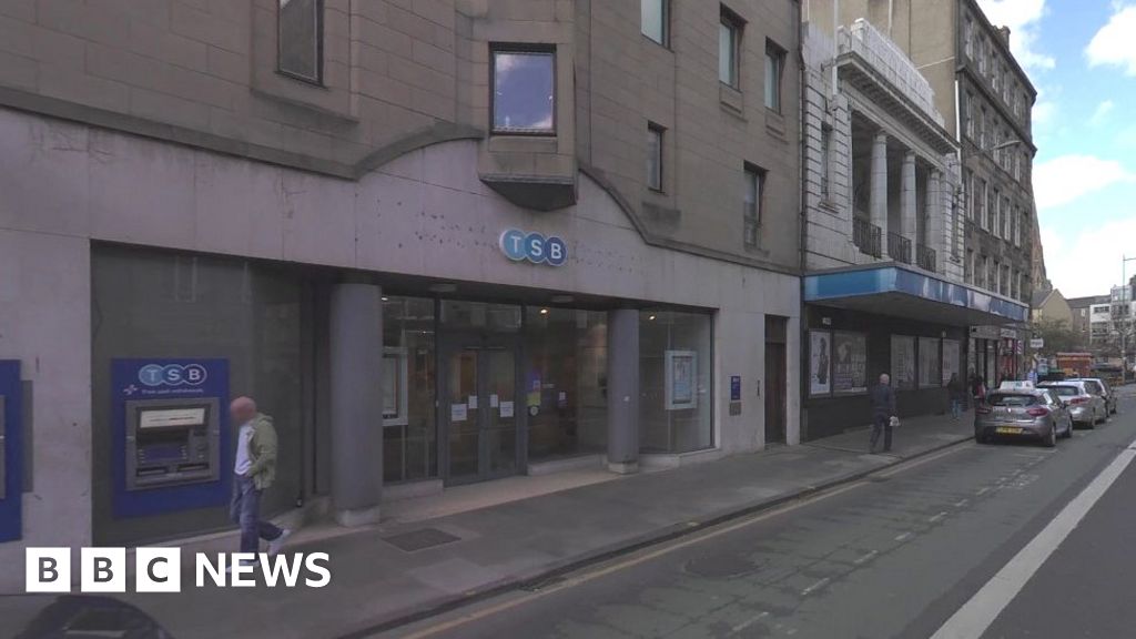 Police Investigate Attempted Bank Robbery In Edinburgh