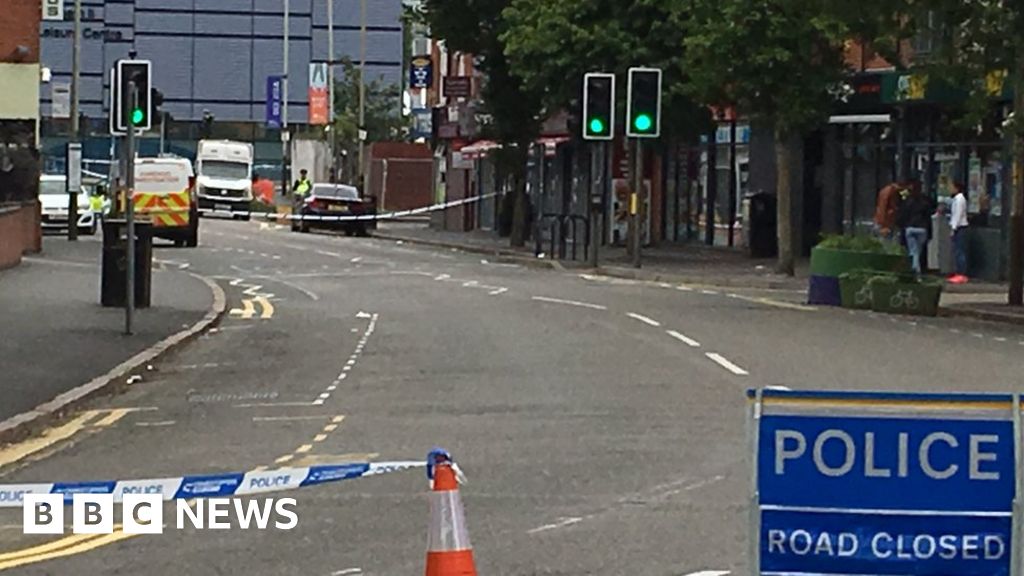 Man dies after Braunstone Gate stabbing in Leicester BBC News