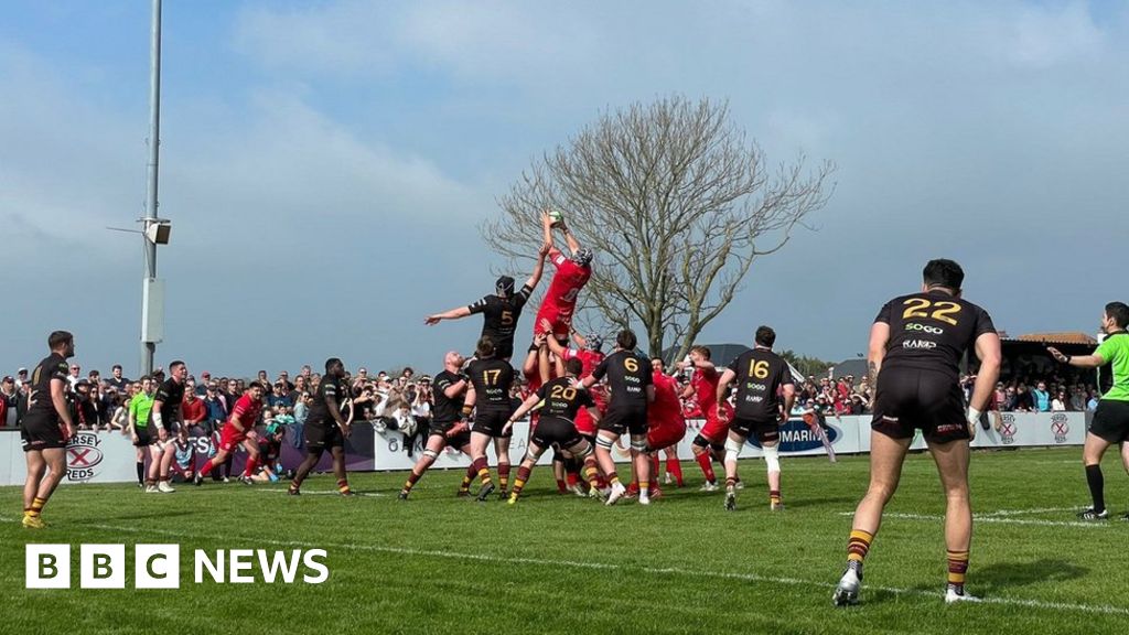 Fans rally for Jersey Reds after rugby club ceases trading - BBC News