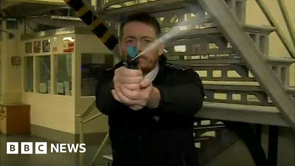 Halt prison pepper spray plan, ministers urged BBC News