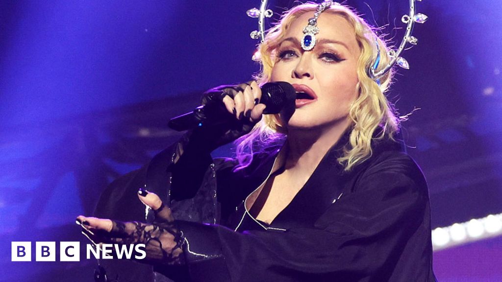 Madonna breaks down in tears onstage   — Australia's leading  news site