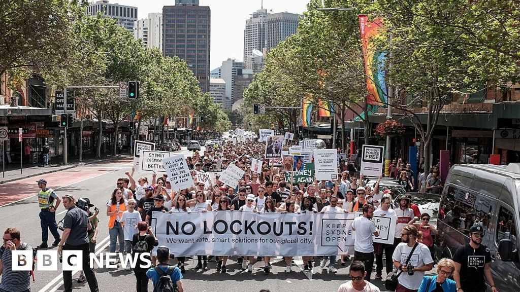 Sydney 'lockout' laws Australian city ends controversial bar curfews