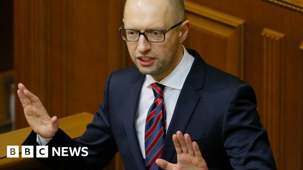 Ukraine Crisis Pm Yatsenyuk Survives No Confidence Vote Bbc News 0459