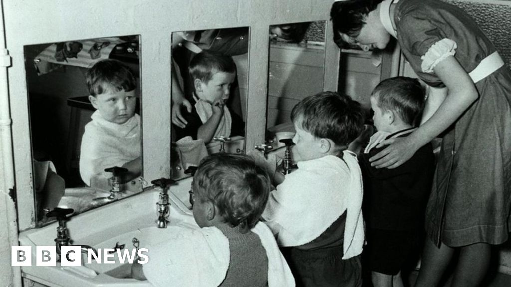 Volunteers From 1950s Study Line Up For Depression Research BBC News Volunteers From 1950s Study Line Up For Depression Research BBC News