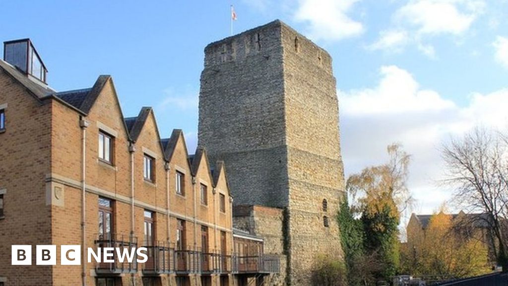 Objections to hotel near Oxford's St Tower BBC News