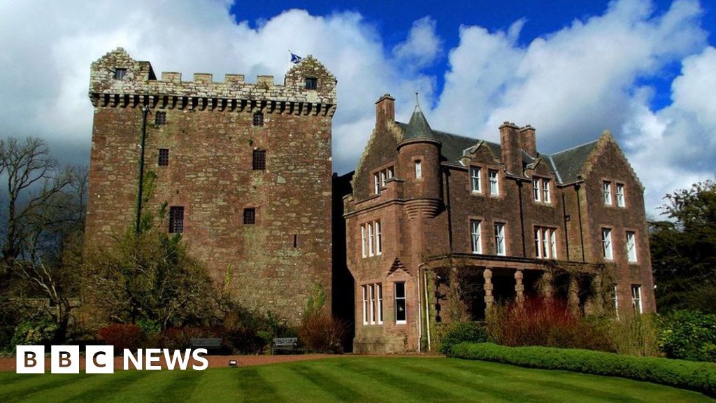 Couples Shock As Comlongon Castle Wedding Venue Shuts Bbc News