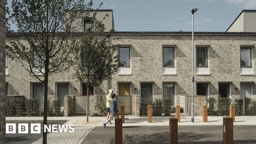 Riba Stirling Prize: Norwich council estate wins architecture award
