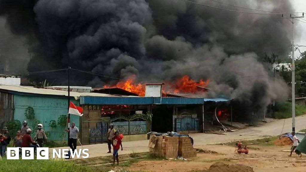 Papua-prison break: the hunt for 250 inmates, the prison set on fire