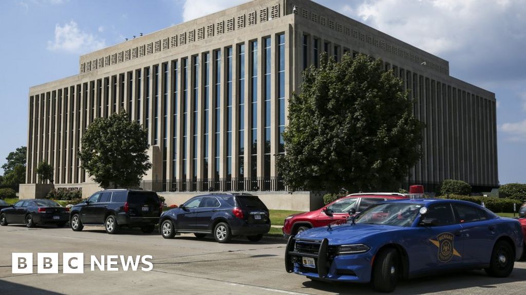 Michigan courthouse shooting: Two deputies and gunman killed