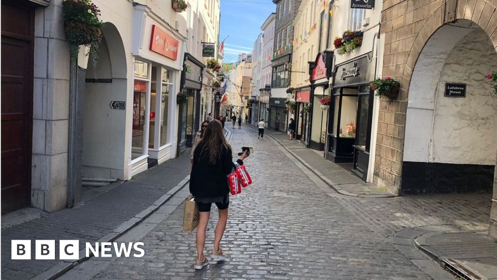 Views sought on Guernsey al fresco dining areas BBC News