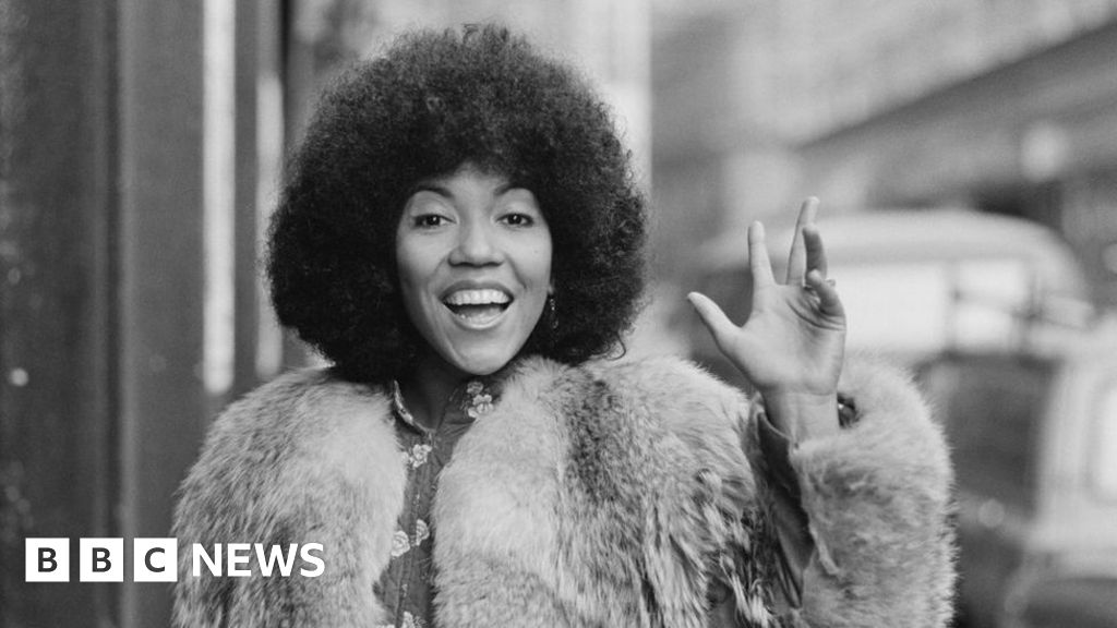 Linda Lewis, whose singing career spanned more than four decades, dies aged 72