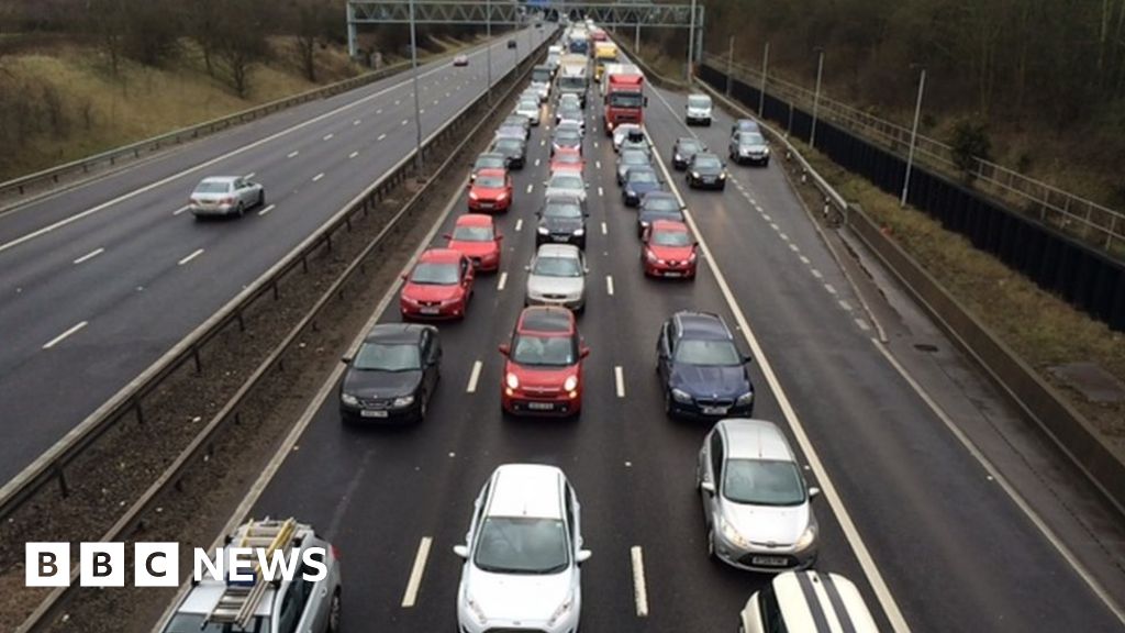 m6-clean-up-delayed-after-fatal-crash-leaked-report-says-bbc-news